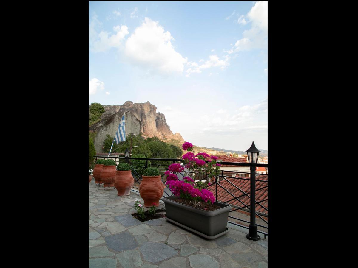 Under The Rocks Meteora Panoramic View Villa 卡兰巴卡 外观 照片
